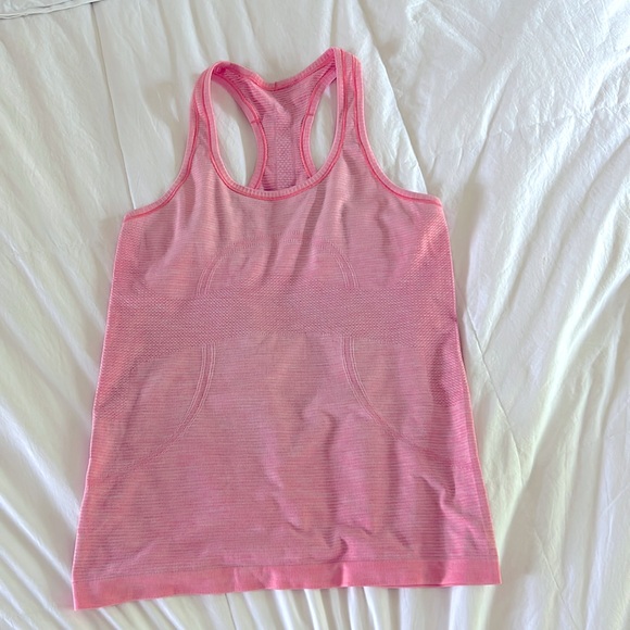 Lululemon Run: Swiftly Tech Racerback
Bleached Coral size 8 - Picture 6 of 9